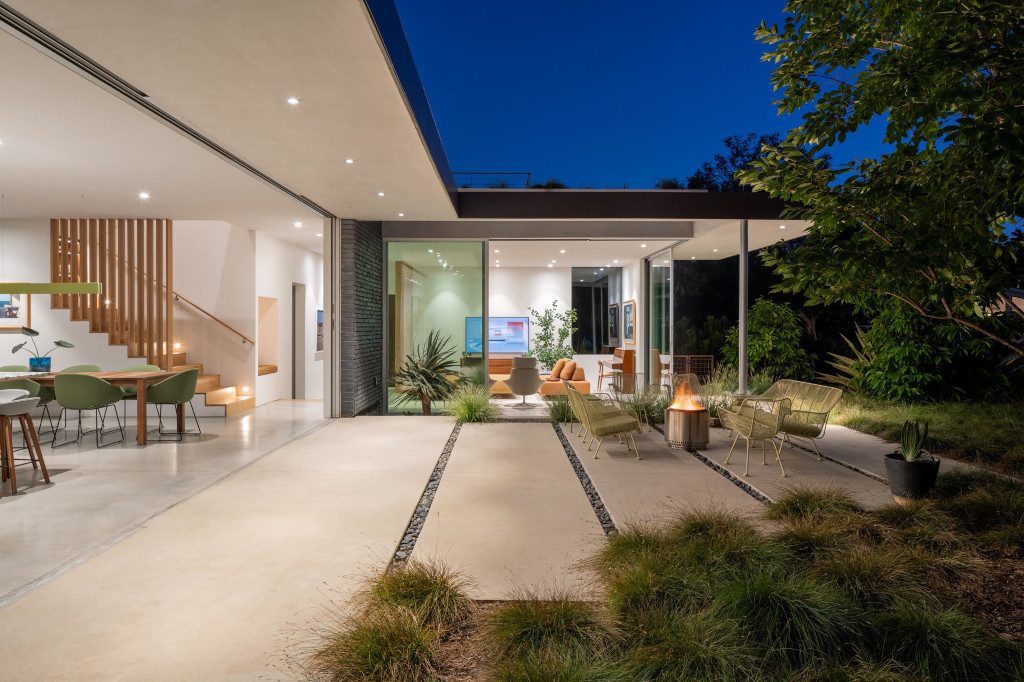 Specialist dealer support